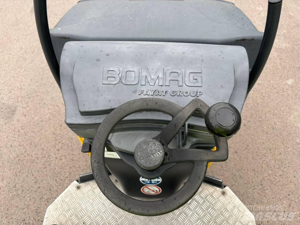 Bomag BW120AD-5 트윈 드럼 롤러