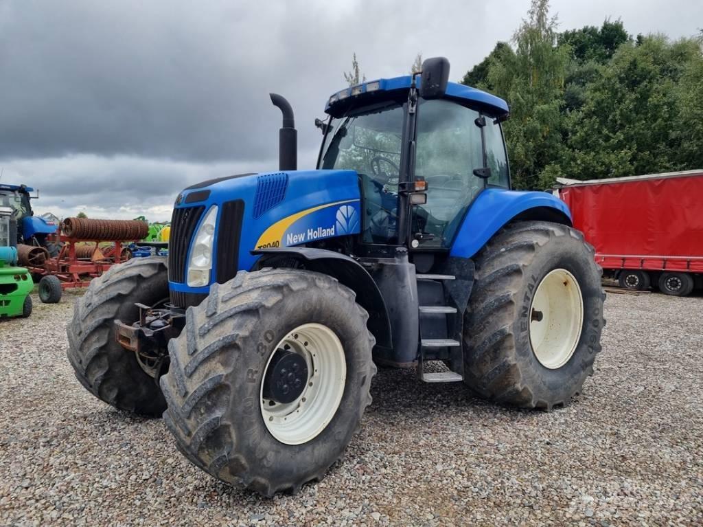 New Holland T 8040 트랙터