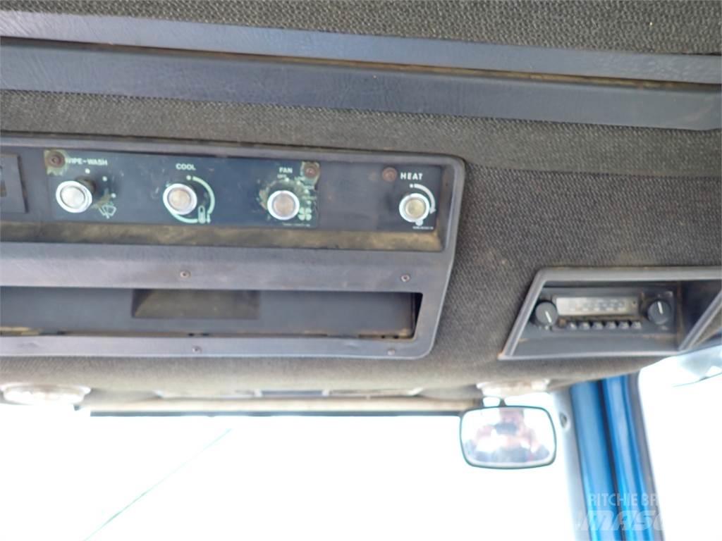 Ford TW25 트랙터