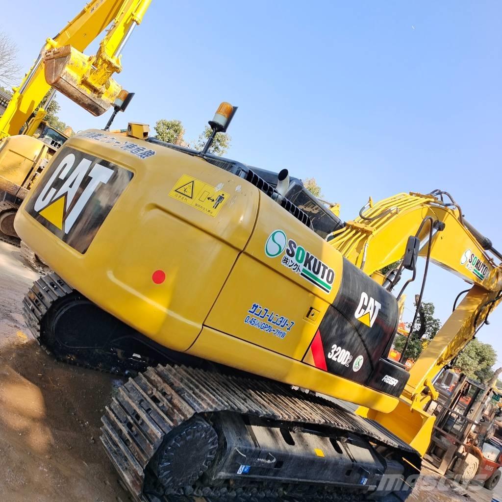 CAT 320 D L 대형 굴삭기 29톤 이상