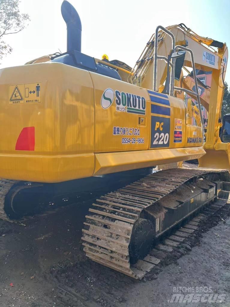 Komatsu PC 220 대형 굴삭기 29톤 이상