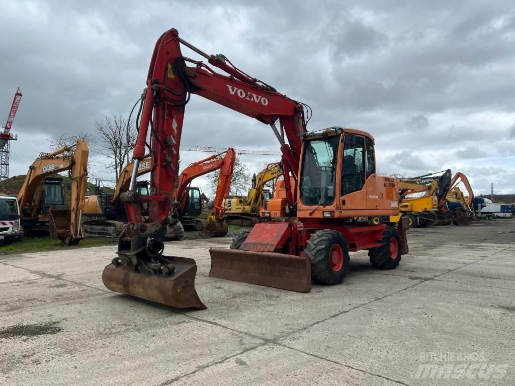 Volvo EW 140  휠 굴삭기
