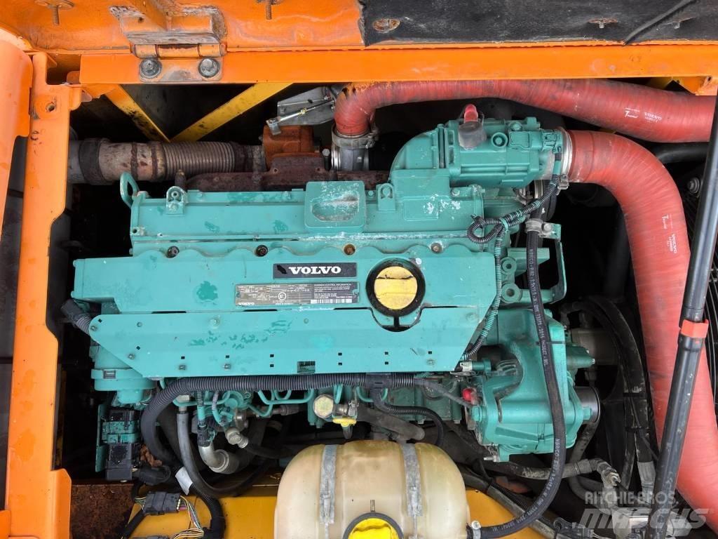 Volvo EW 140  휠 굴삭기