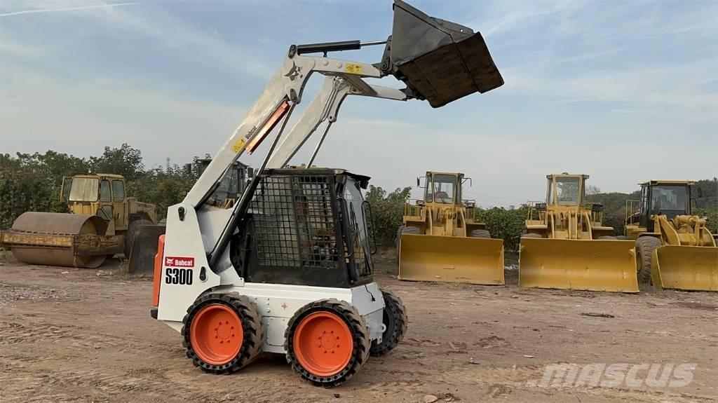 Bobcat S 300  스키드로더
