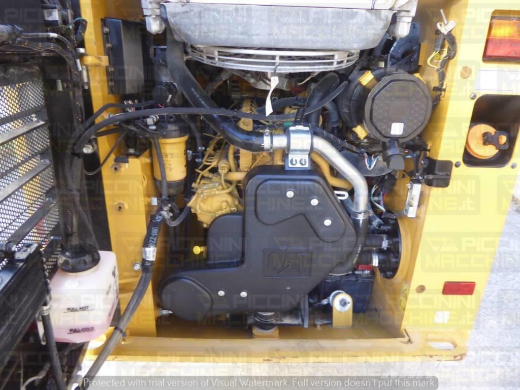 CAT 226D3  스키드로더