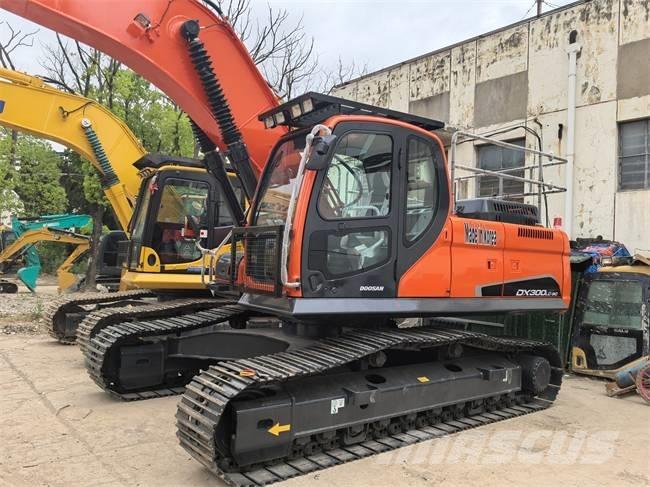 Doosan DX 300 LC 대형 굴삭기 29톤 이상