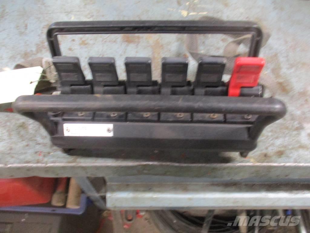 Hiab 245E-5 로더 크레인