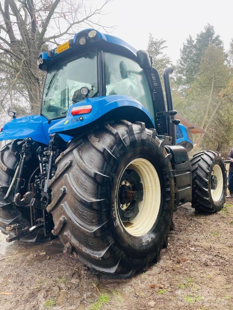 New Holland T 8.390 트랙터