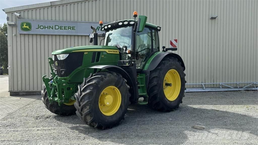 John Deere 6R215 트랙터