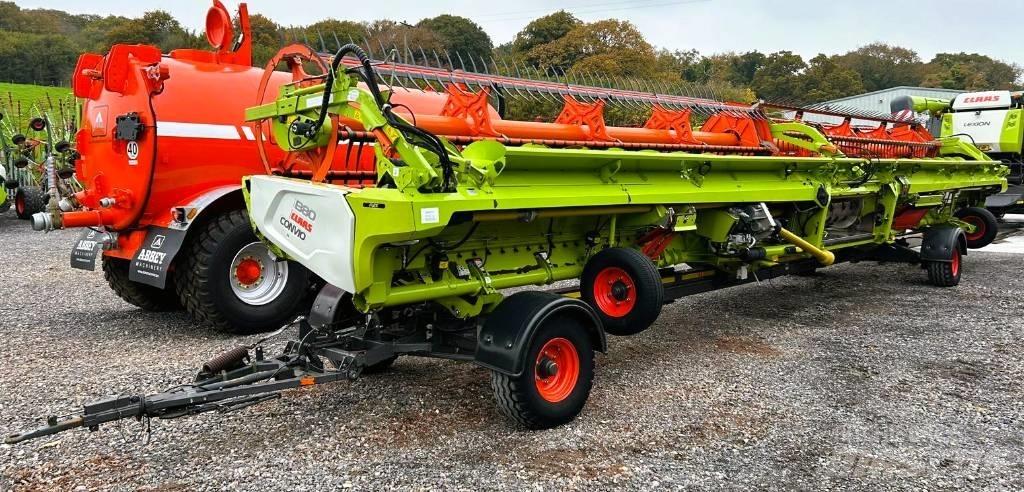 CLAAS Lexion 8900 TT 콤바인 수확기