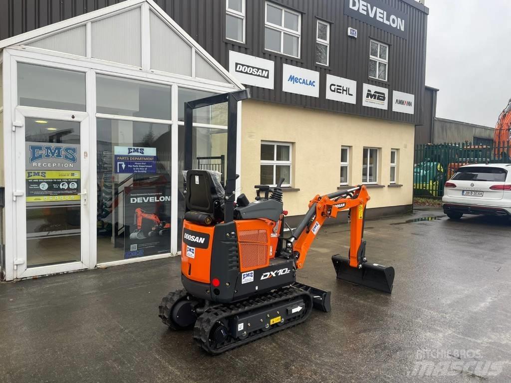 Doosan DX 10 Z 소형 굴삭기 7톤 미만