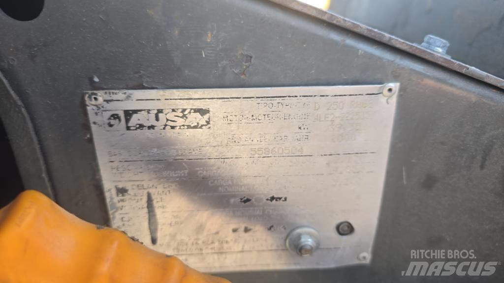 Ausa D 250 건설현장 덤프트럭