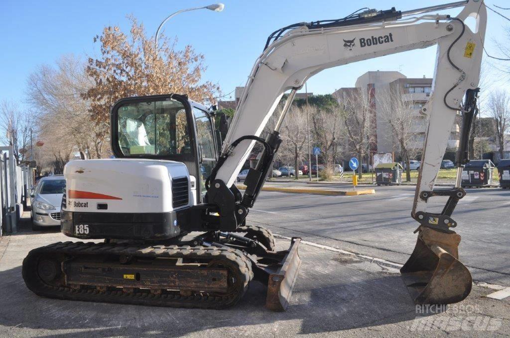 Bobcat E 85 중형굴삭기 7톤-28톤