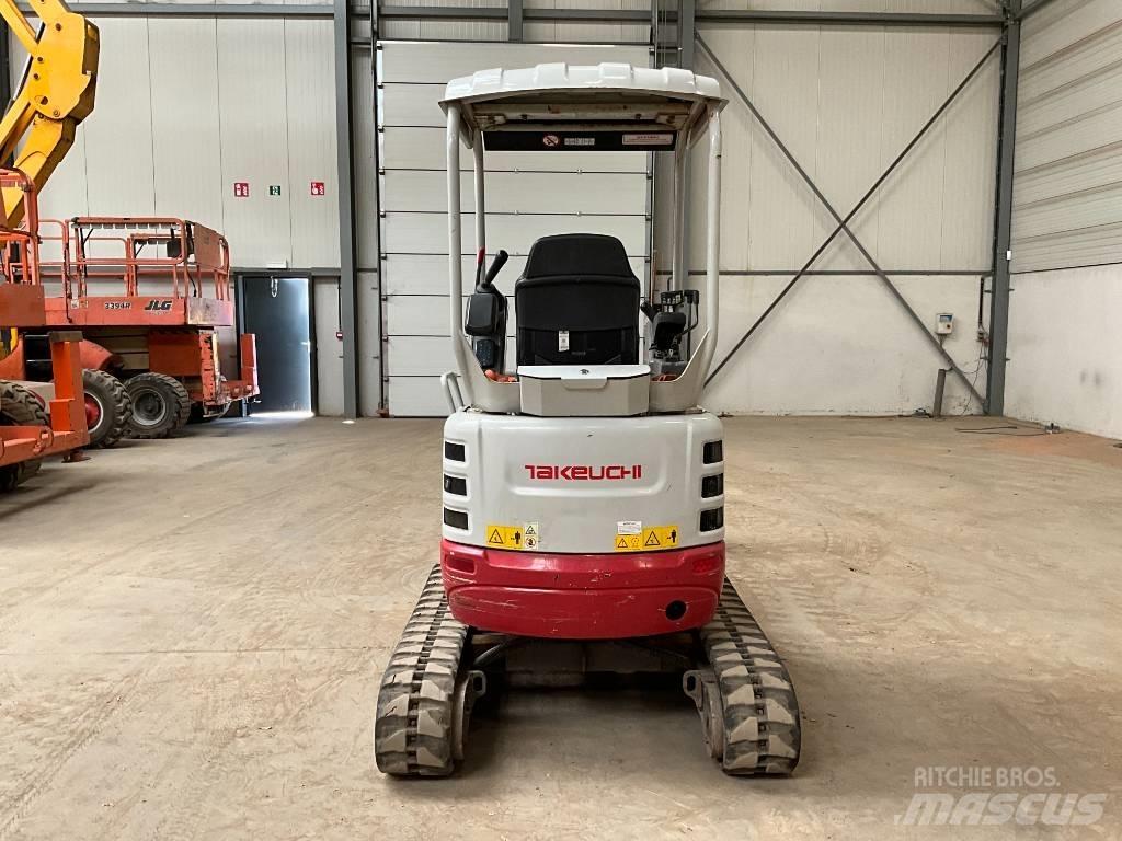 Takeuchi TB 215 R 소형 굴삭기 7톤 미만