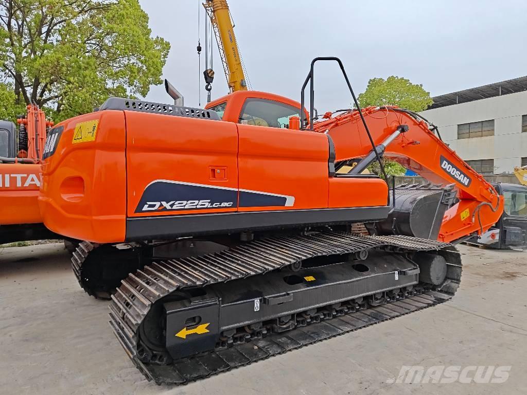 Doosan DX 225 LC 대형 굴삭기 29톤 이상