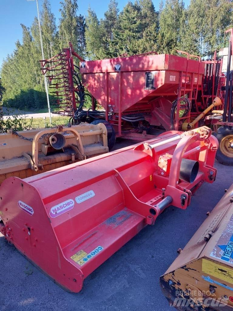 Maschio Tornado 280 목장 제초기 및 토퍼