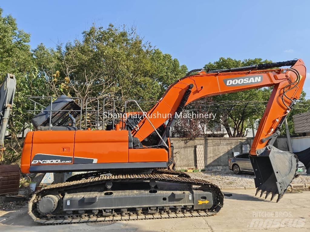 Doosan DX300 대형 굴삭기 29톤 이상