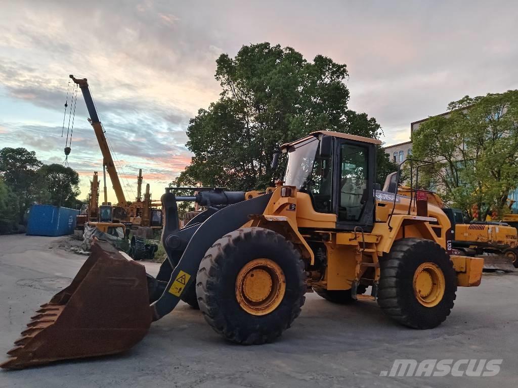 Volvo L 120  휠로우더