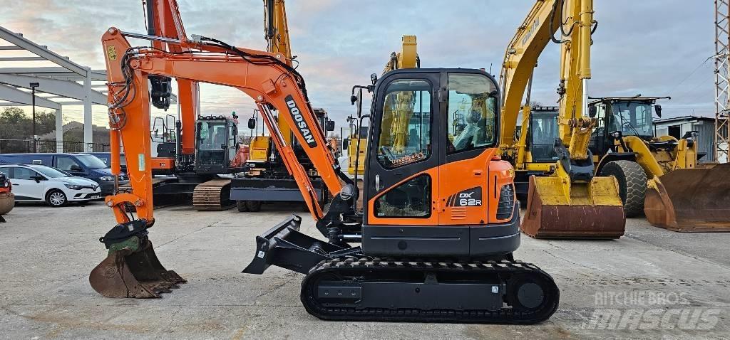 Doosan DX 62 소형 굴삭기 7톤 미만