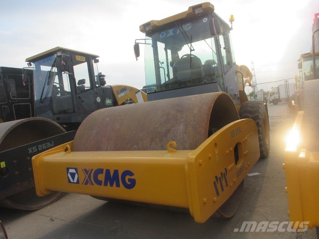 XCMG XS 263 J 싱글 드럼 롤러