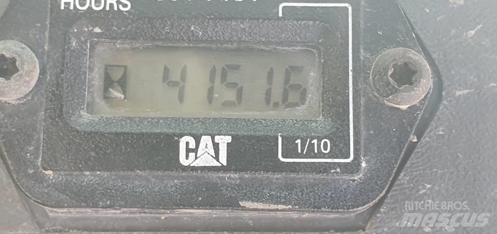 CAT 247 B 3  스키드로더