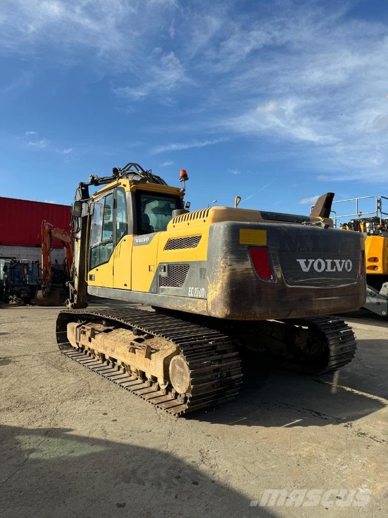 Volvo EC 220 DL 대형 굴삭기 29톤 이상