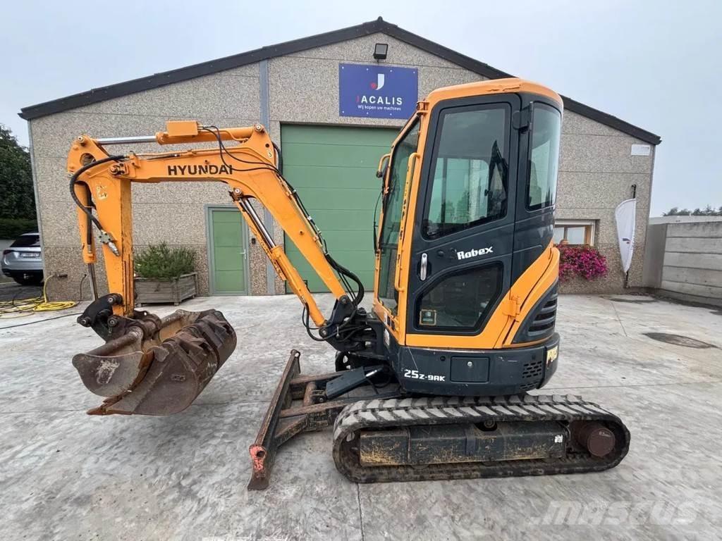 Hyundai R25Z 소형 굴삭기 7톤 미만