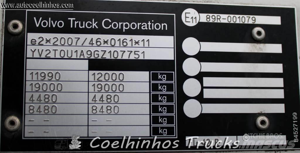 Volvo FL 210 커튼사이더 트럭