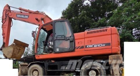 Doosan DX 210 W  휠 굴삭기