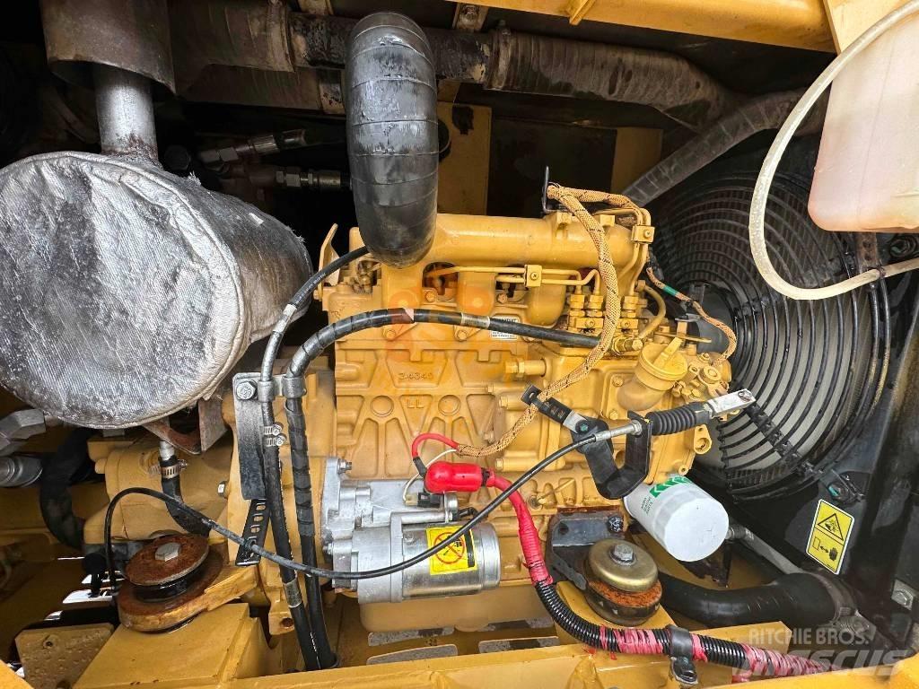 CAT 305.5E2 소형 굴삭기 7톤 미만