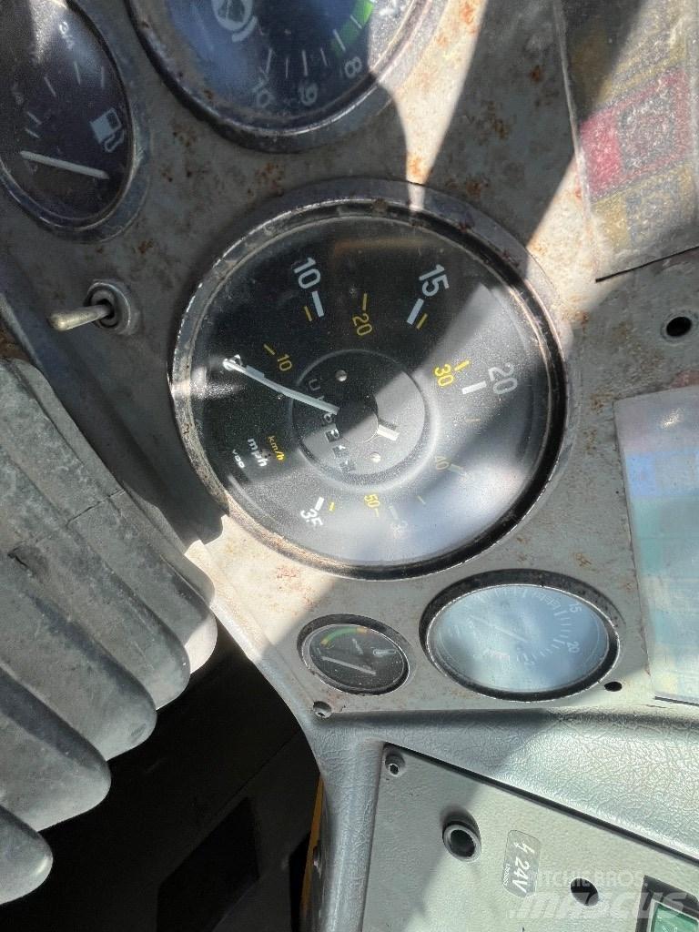 Volvo A25c 연결식 홀러