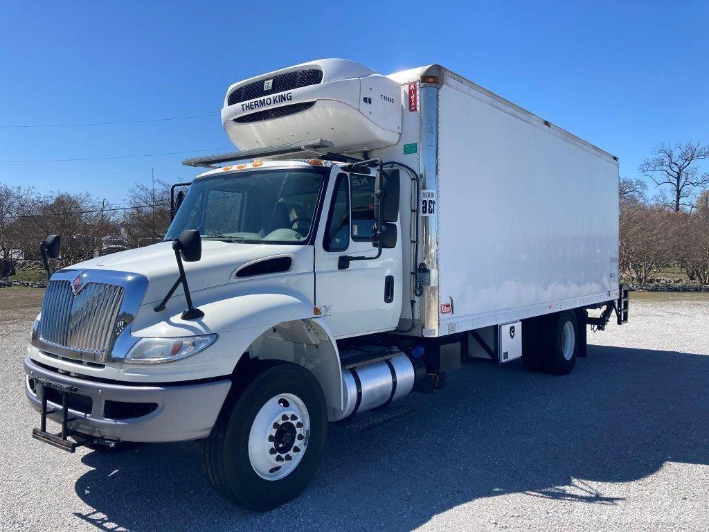 International 4300 탑차 트럭