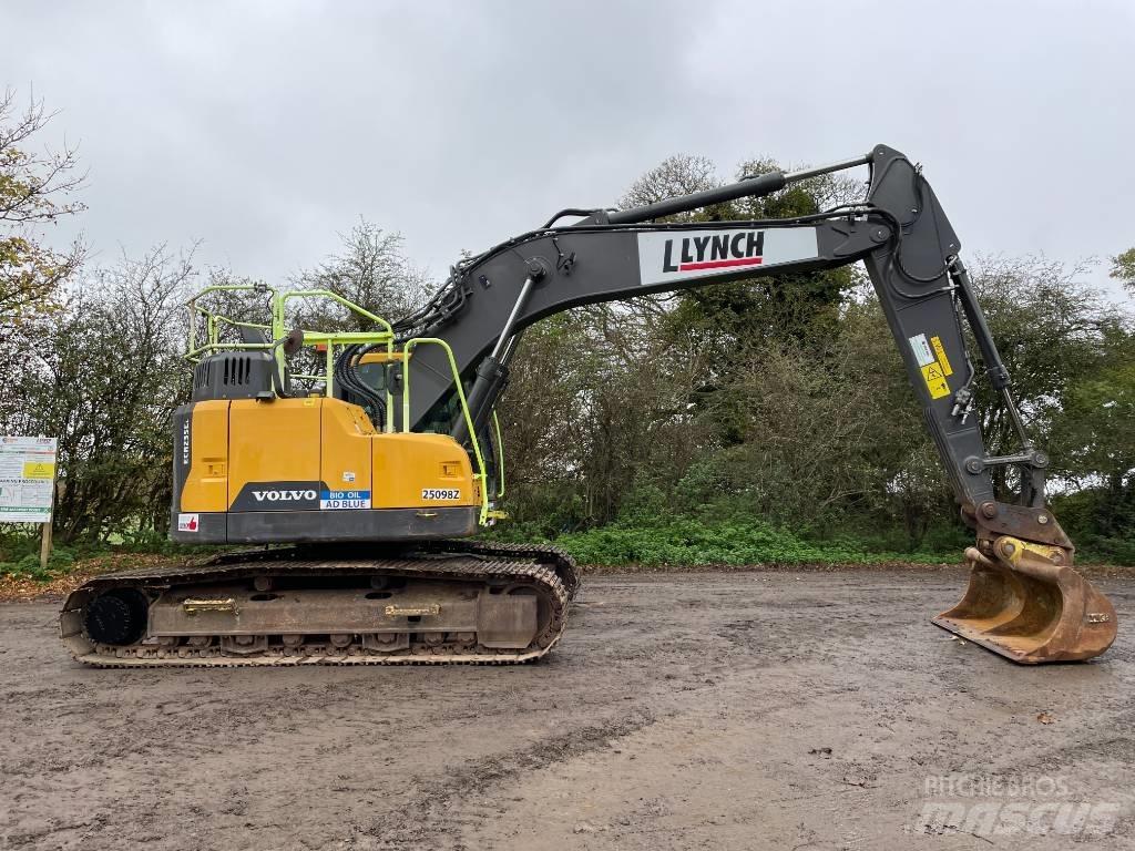 Volvo ECR 235 대형 굴삭기 29톤 이상