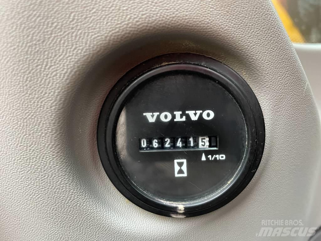 Volvo ECR 235 대형 굴삭기 29톤 이상