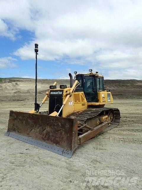 Komatsu D65PX-18 크롤러 도저