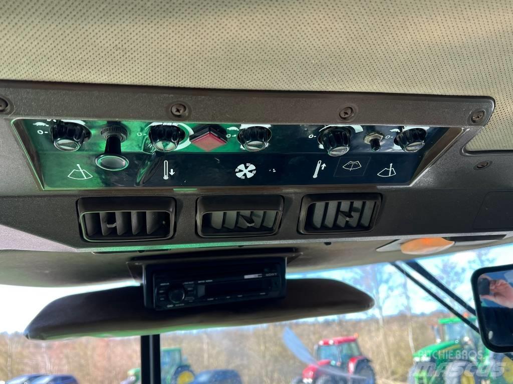 John Deere 4755 트랙터