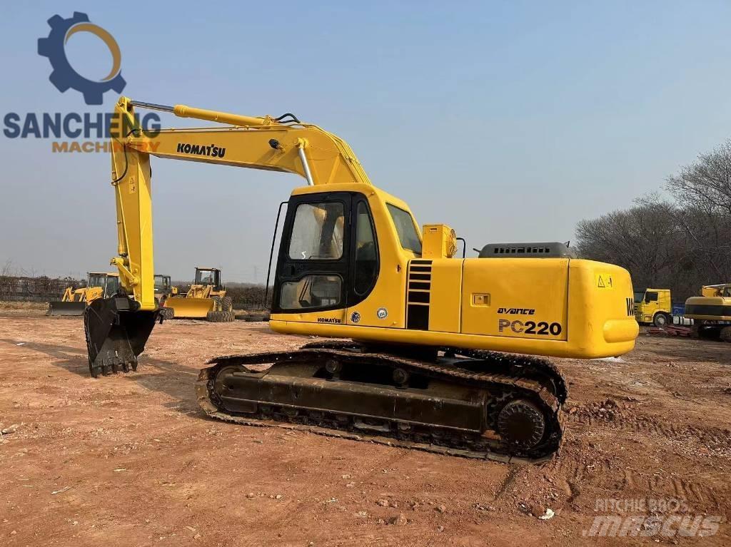 Komatsu PC 220 대형 굴삭기 29톤 이상