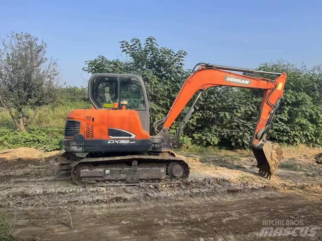 Doosan DX 55 소형 굴삭기 7톤 미만