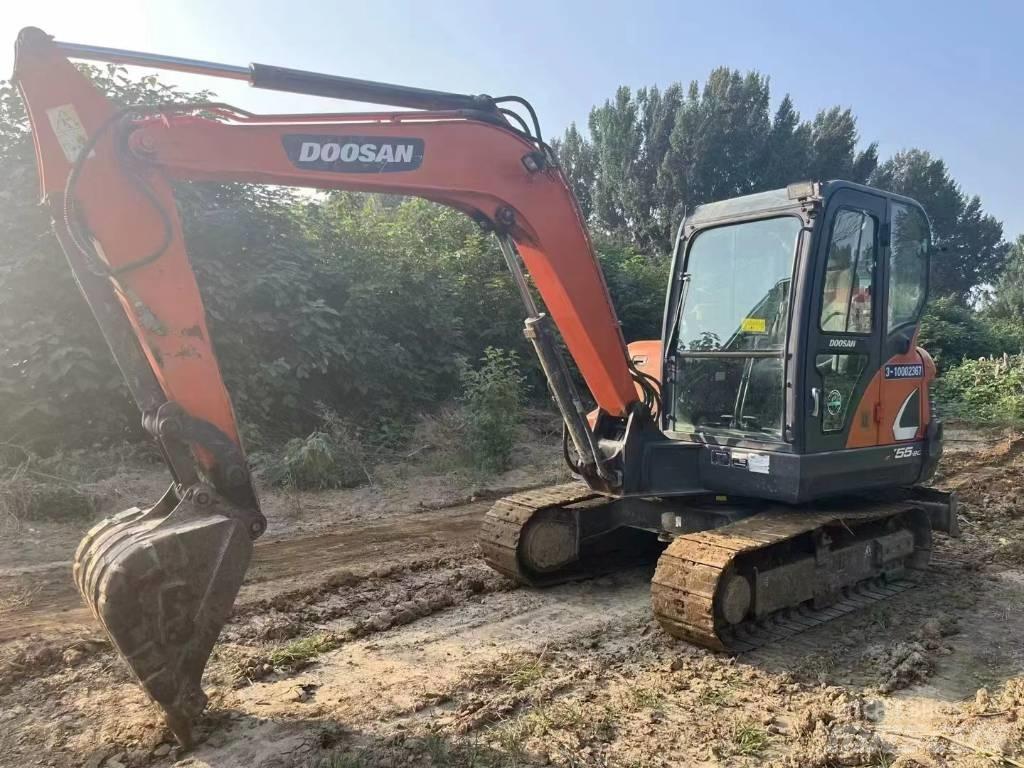 Doosan DX 55 소형 굴삭기 7톤 미만