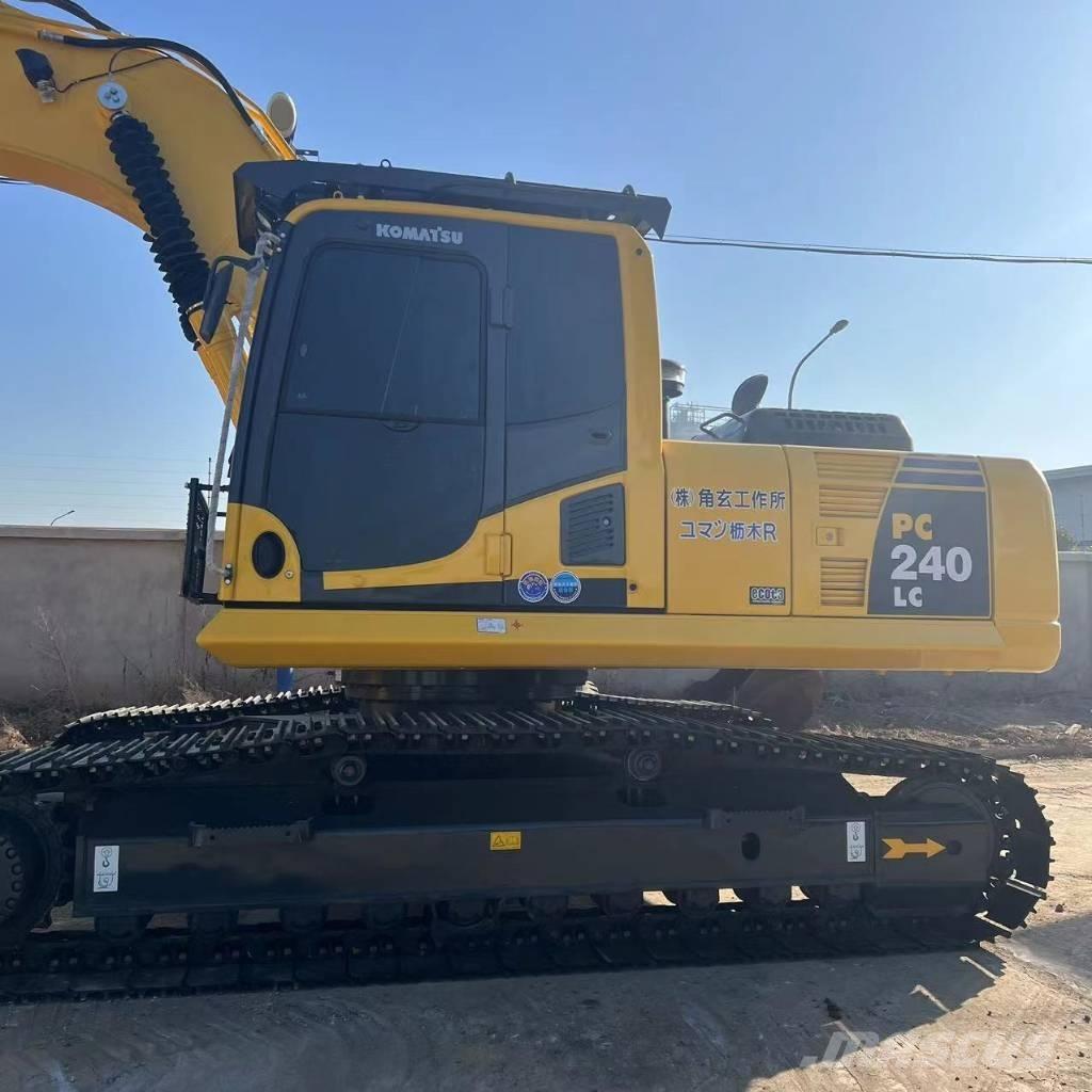Komatsu PC 240-8N1 중형굴삭기 7톤-28톤