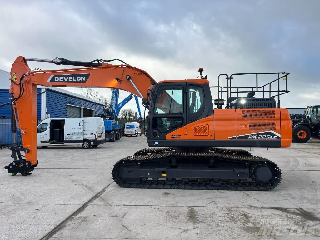 Develon DX 225 LC-7 대형 굴삭기 29톤 이상