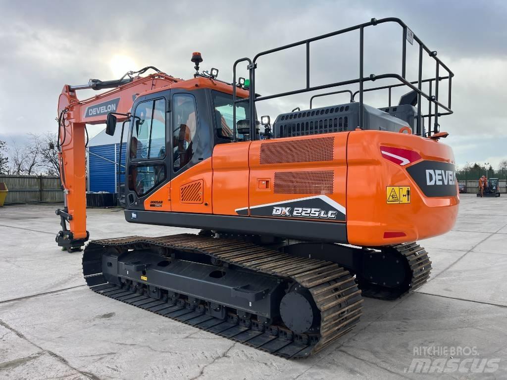 Develon DX 225 LC-7 대형 굴삭기 29톤 이상