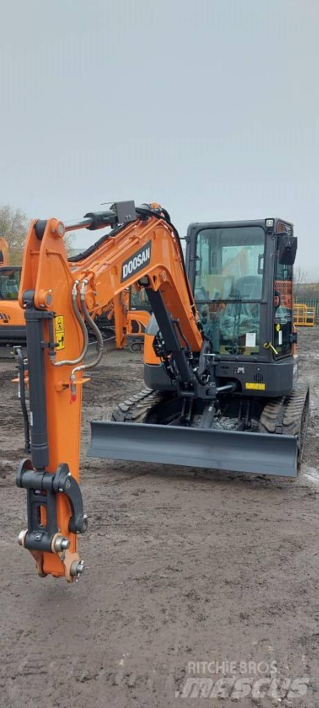 Doosan DX 50 Z 대형 굴삭기 29톤 이상