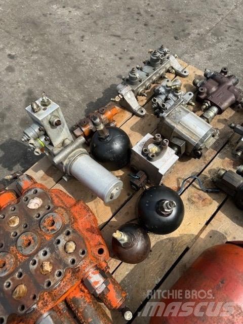 Daewoo Mega 300 V 유압식 기계