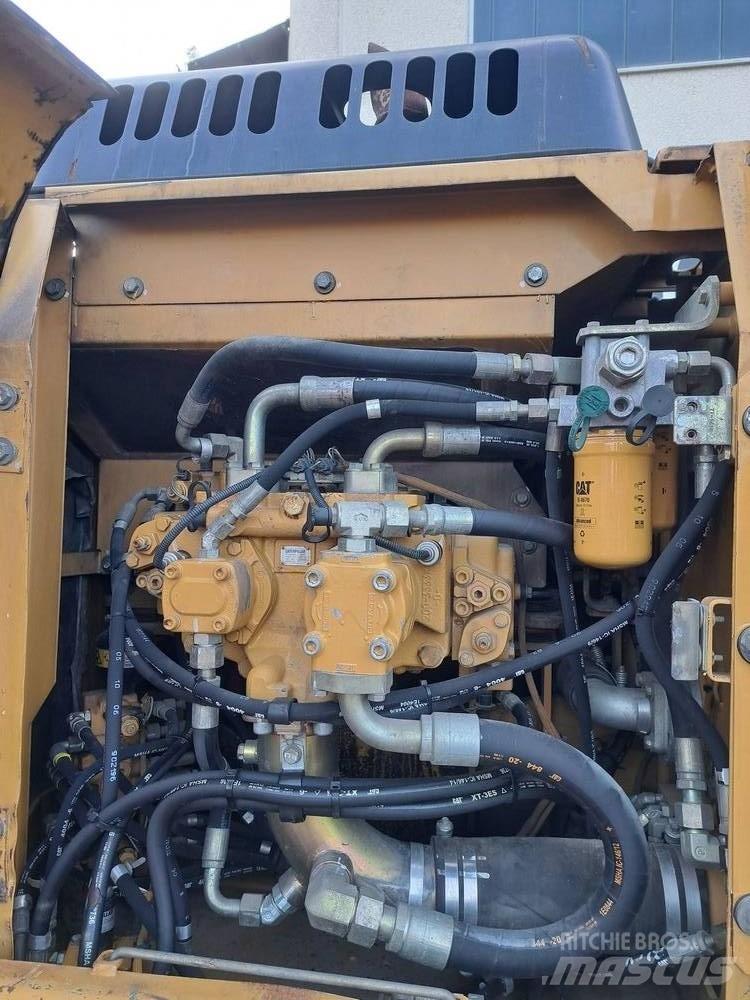 CAT 319 C LN 대형 굴삭기 29톤 이상