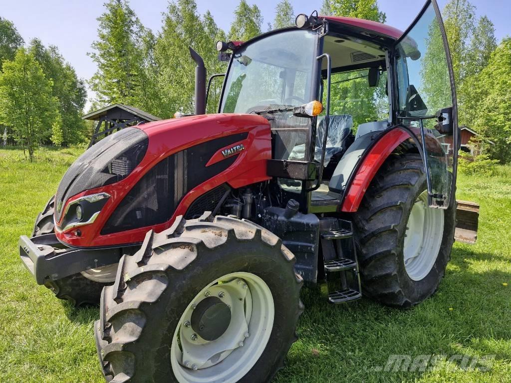 Valtra A 105 트랙터