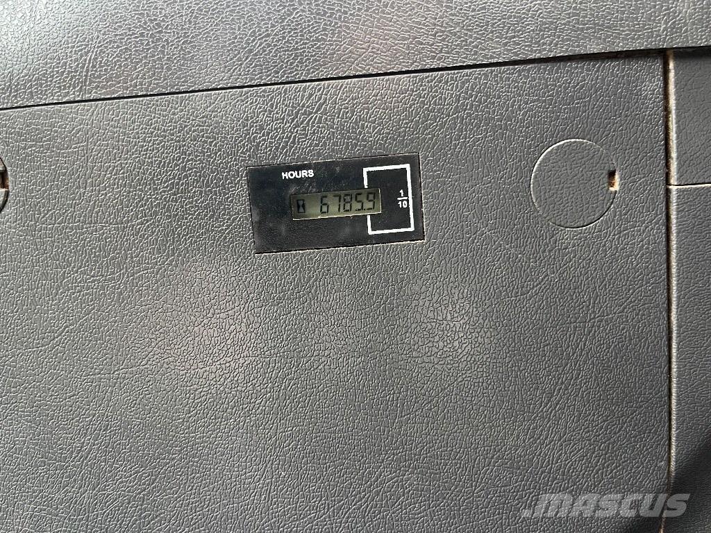 Hyundai HX220L 대형 굴삭기 29톤 이상