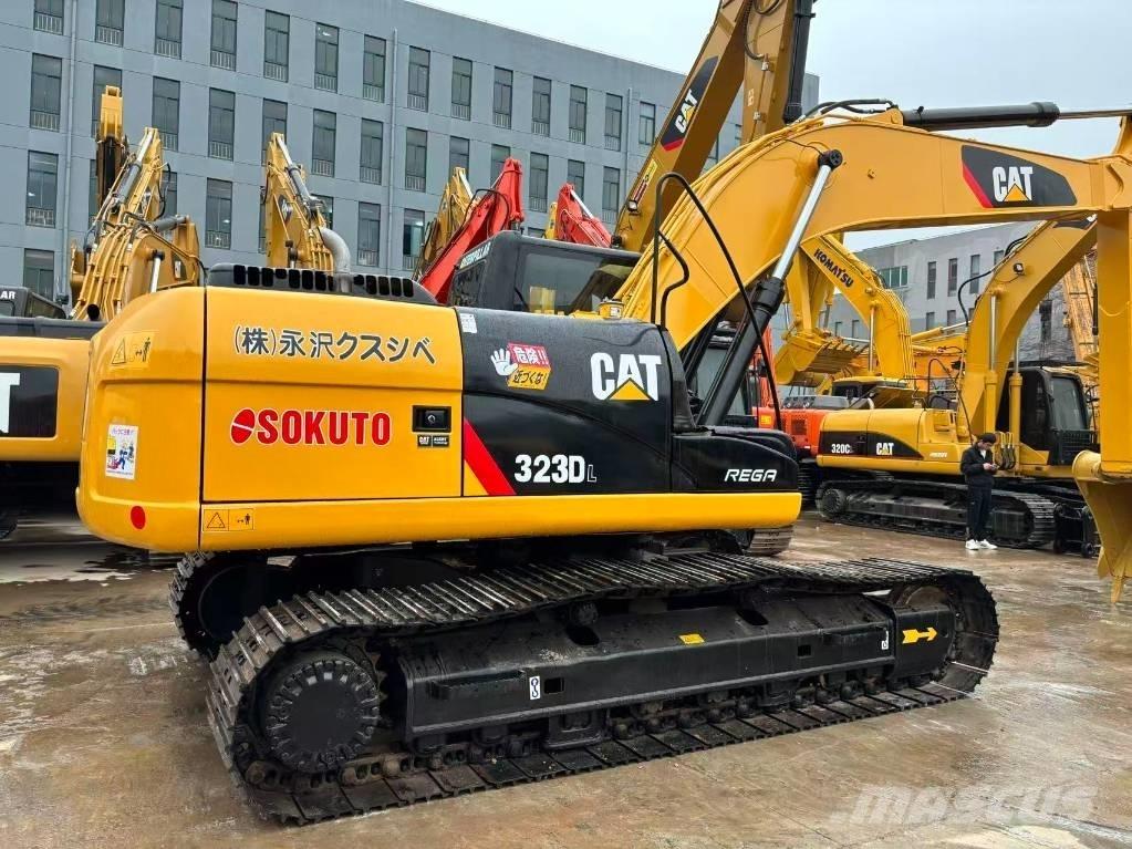 CAT 323 D 대형 굴삭기 29톤 이상