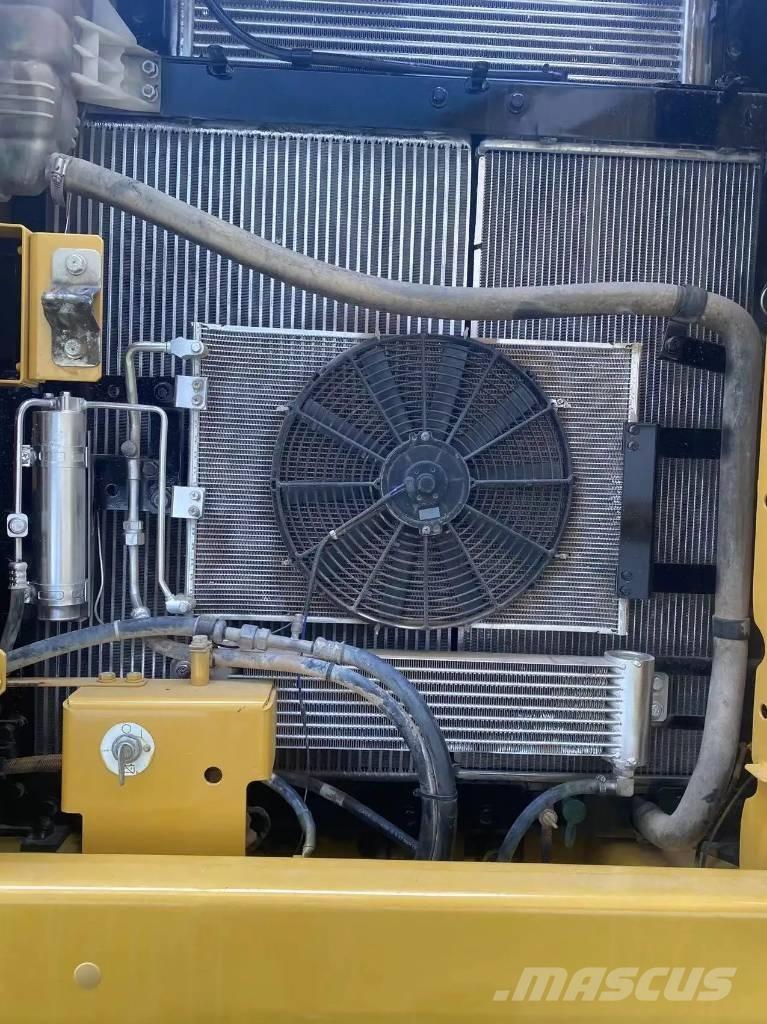 CAT 320GC 대형 굴삭기 29톤 이상