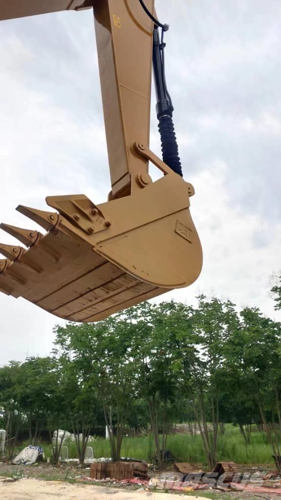 CAT 320D2 대형 굴삭기 29톤 이상